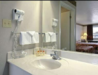 Days Inn Windcrest By Wyndham San Antonio Zewnętrze zdjęcie