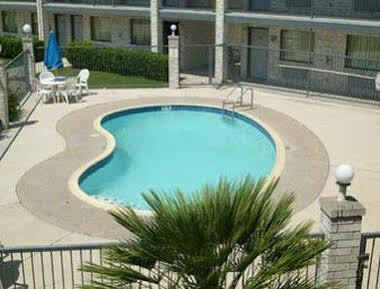 Days Inn Windcrest By Wyndham San Antonio Zewnętrze zdjęcie
